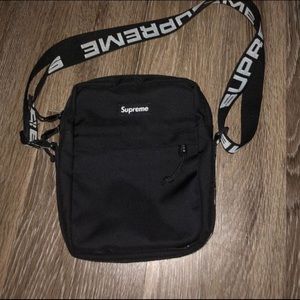 Supreme shoulder bag ss18